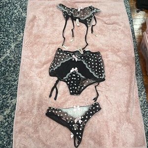 4 piece set Bra Panties and garter belt set